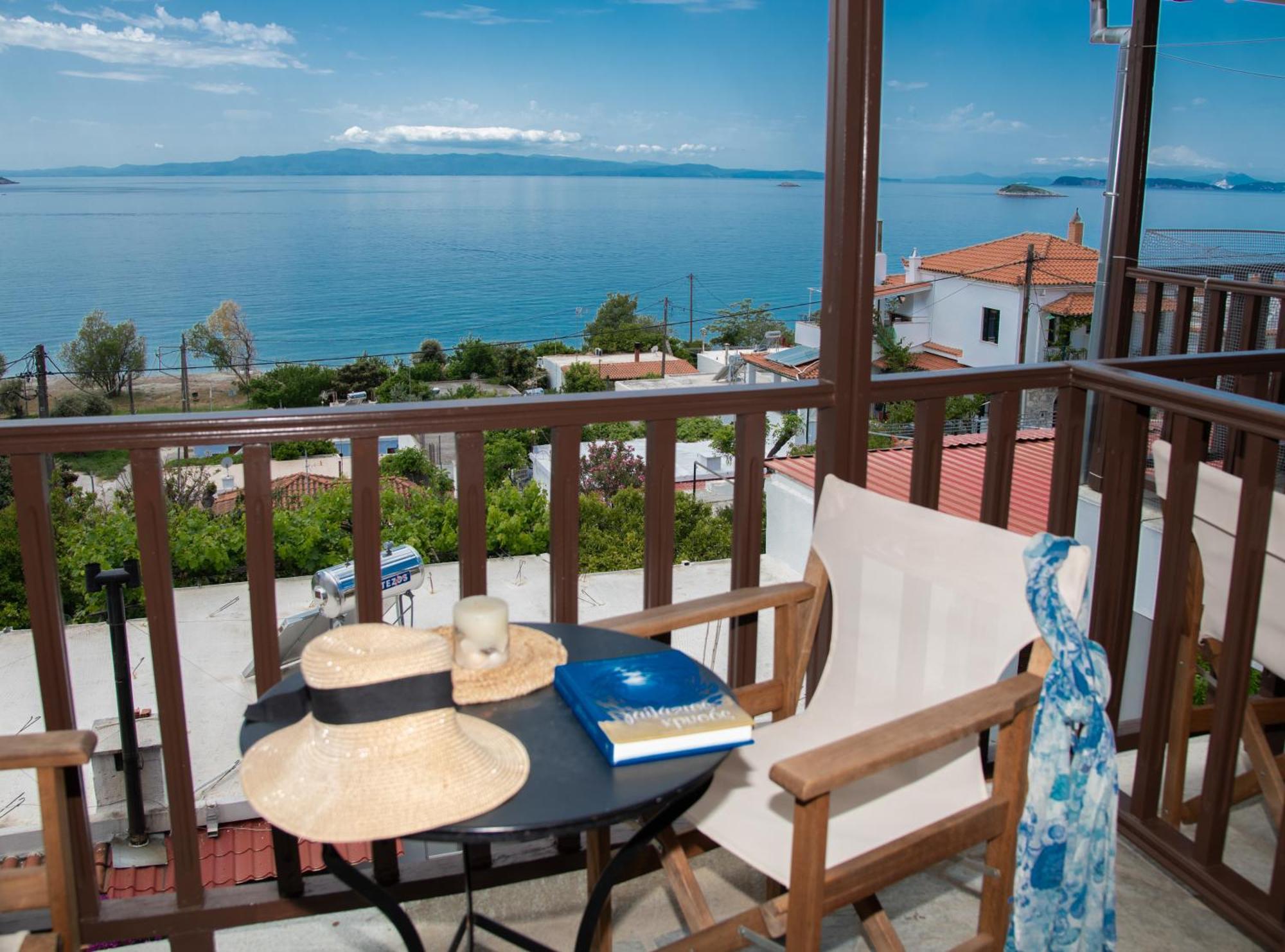 Lilian Beachfront Apartments นิโอไกลมา ภายนอก รูปภาพ