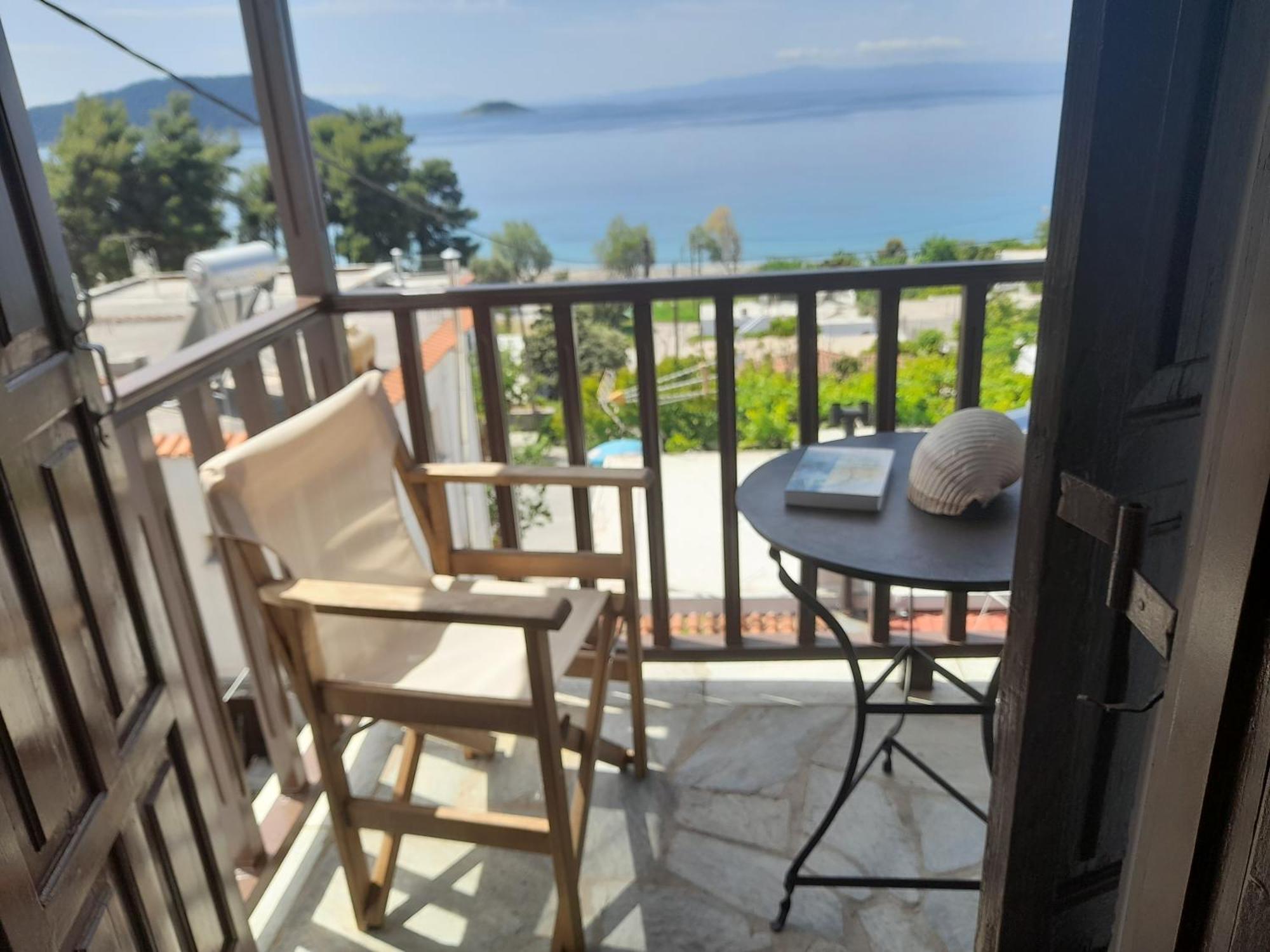 Lilian Beachfront Apartments นิโอไกลมา ภายนอก รูปภาพ
