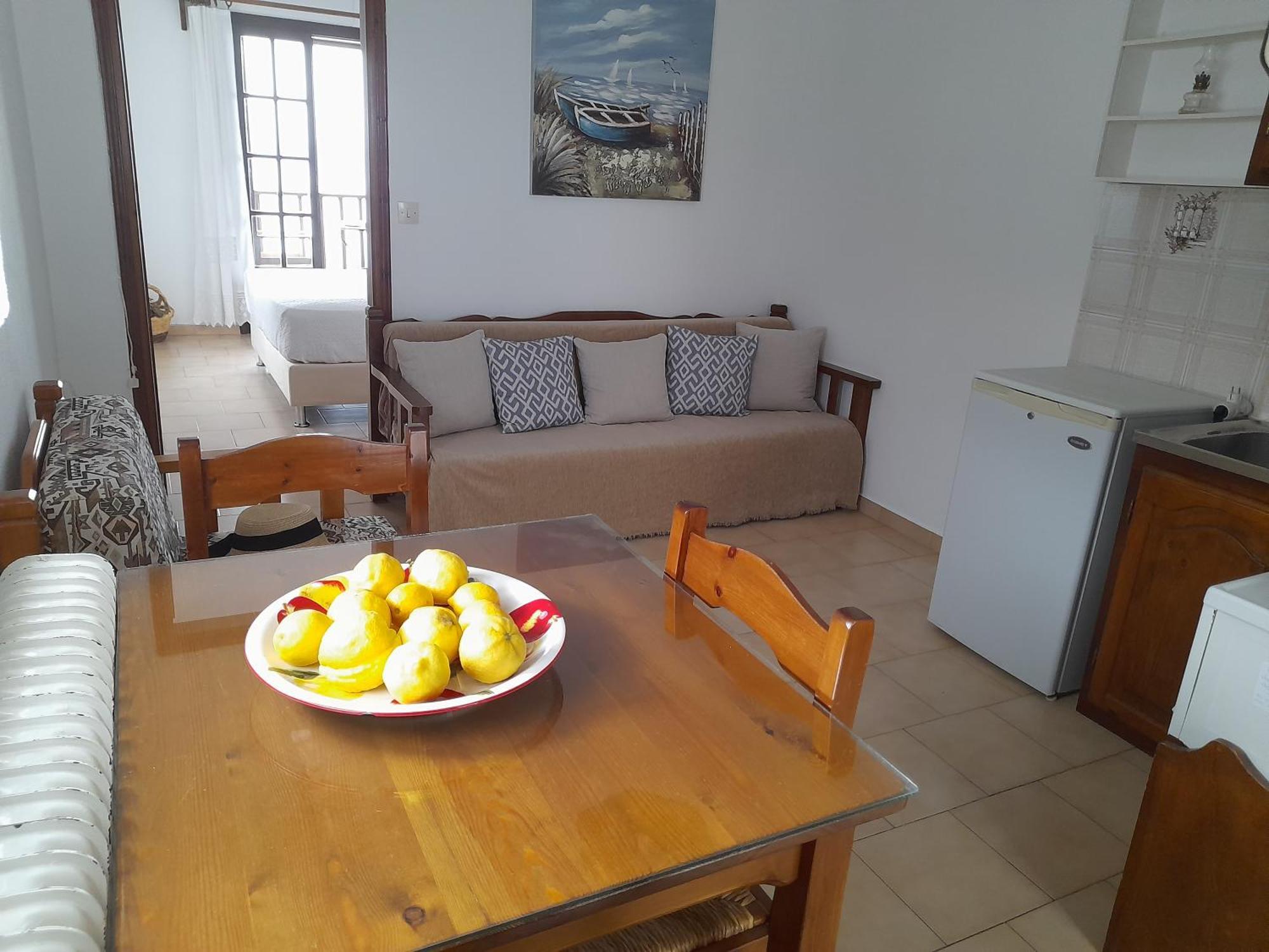 Lilian Beachfront Apartments นิโอไกลมา ภายนอก รูปภาพ