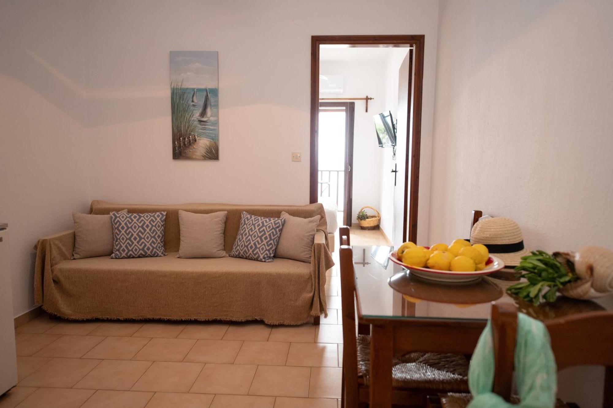 Lilian Beachfront Apartments นิโอไกลมา ภายนอก รูปภาพ