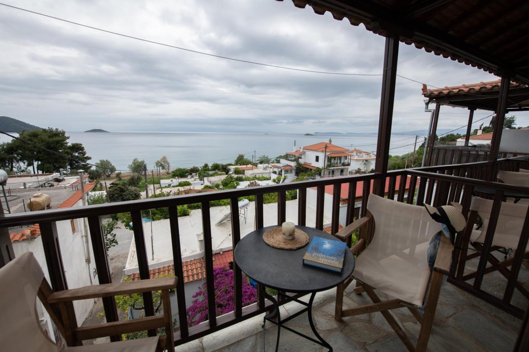 Lilian Beachfront Apartments นิโอไกลมา ภายนอก รูปภาพ