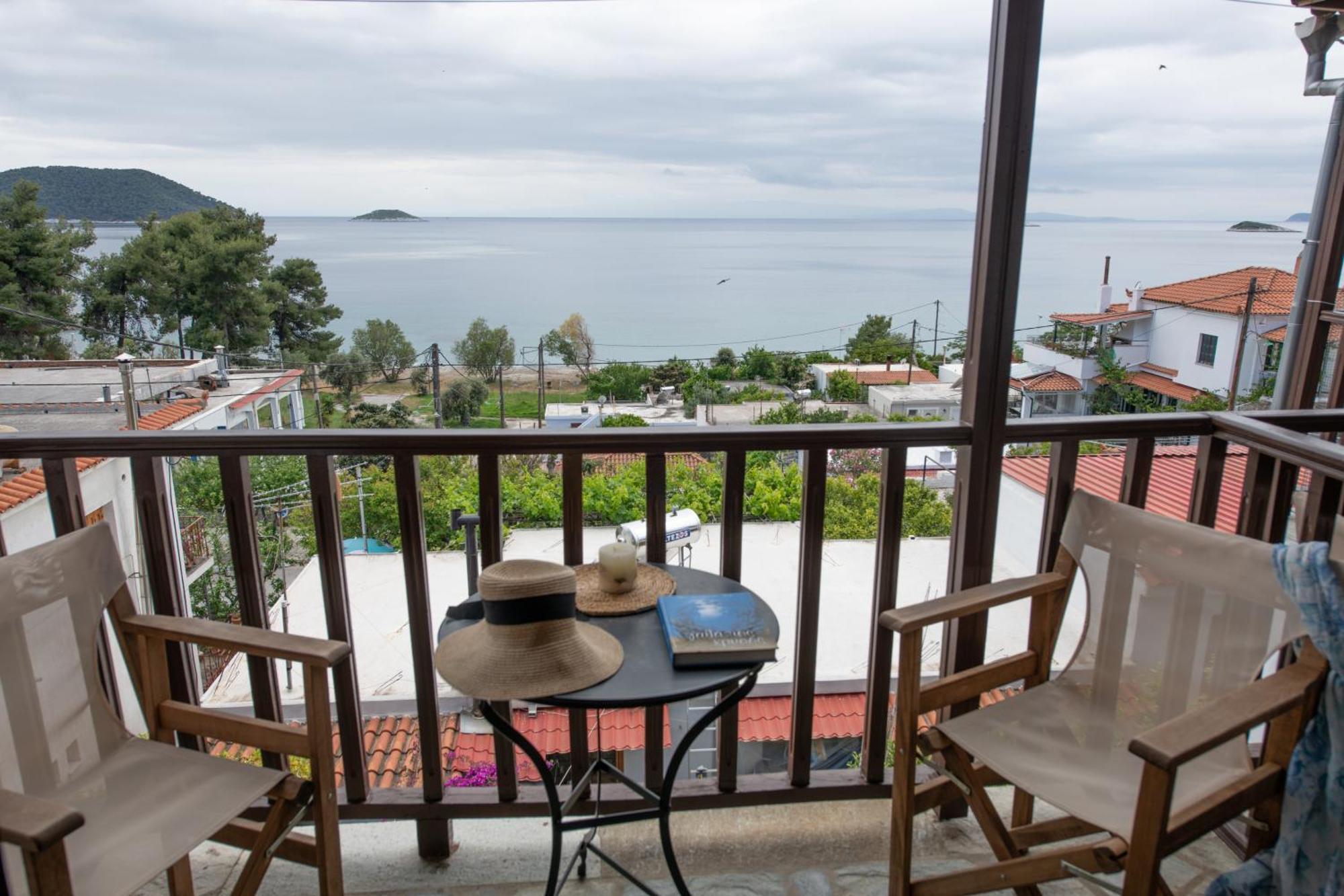 Lilian Beachfront Apartments นิโอไกลมา ภายนอก รูปภาพ