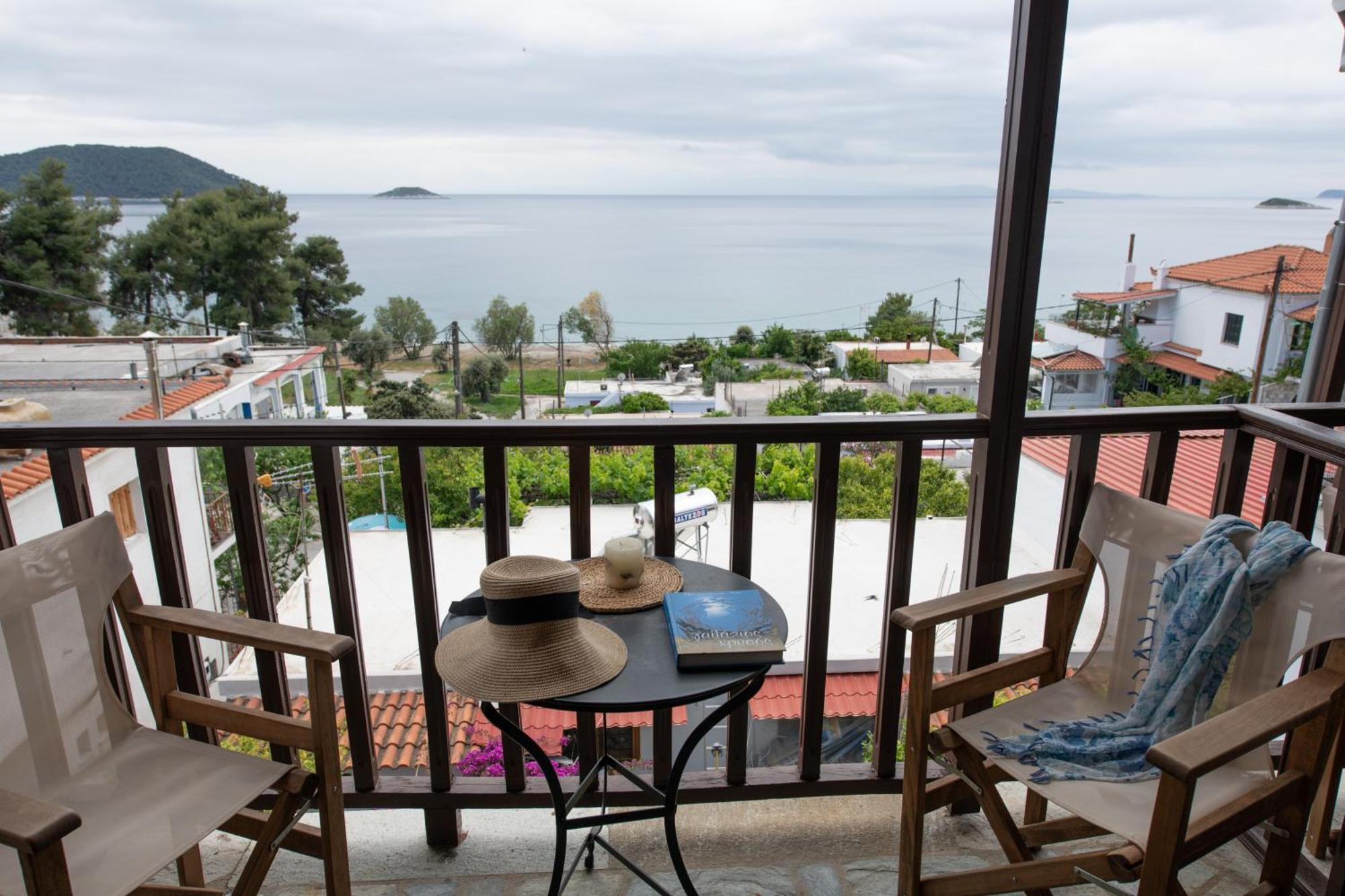 Lilian Beachfront Apartments นิโอไกลมา ภายนอก รูปภาพ