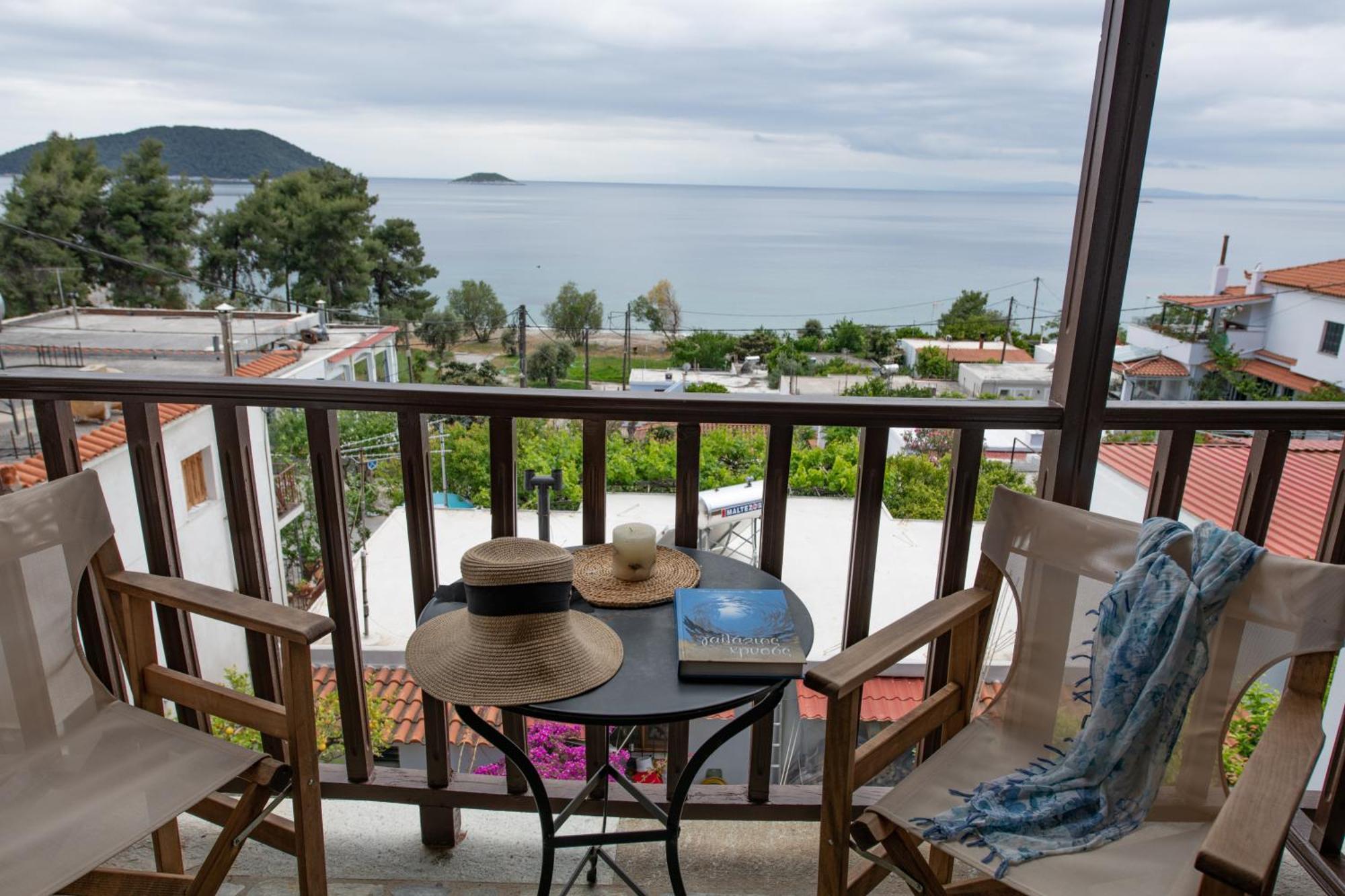 Lilian Beachfront Apartments นิโอไกลมา ภายนอก รูปภาพ